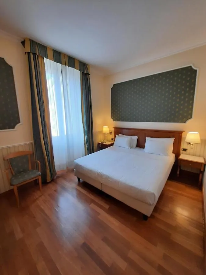 ****  Andreola Central Hotel Milan Italy