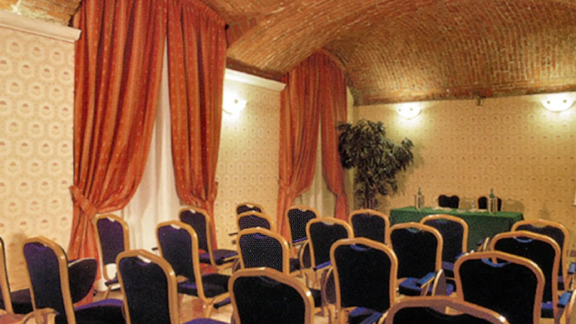 Andreola Central Hotel Milan 4*,