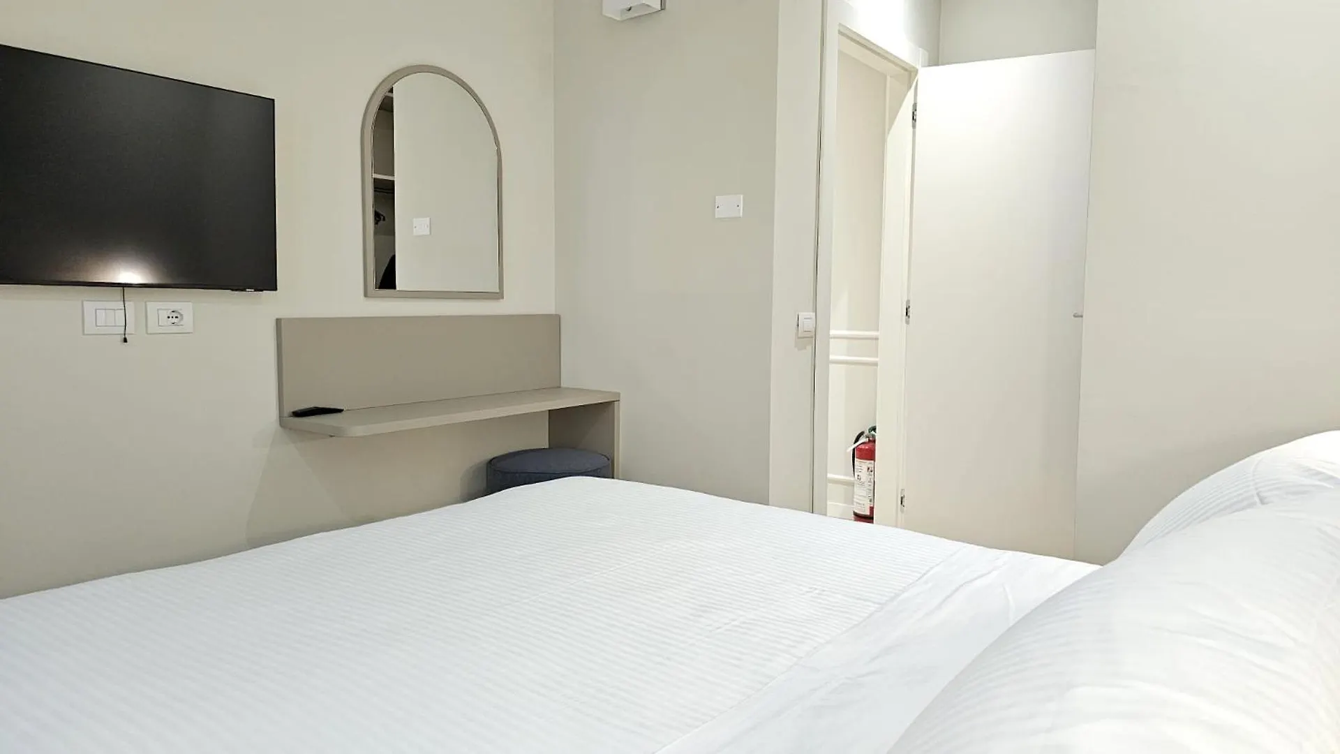 ****  Andreola Central Hotel Milan Italy