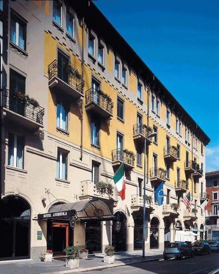 Andreola Central Hotel Milan 4*,